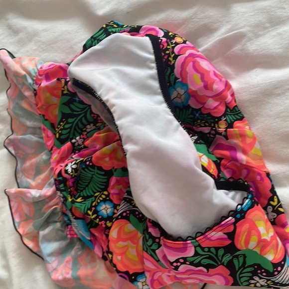 One piece swimsuit never worn! Multi colored - Picture 4 of 5